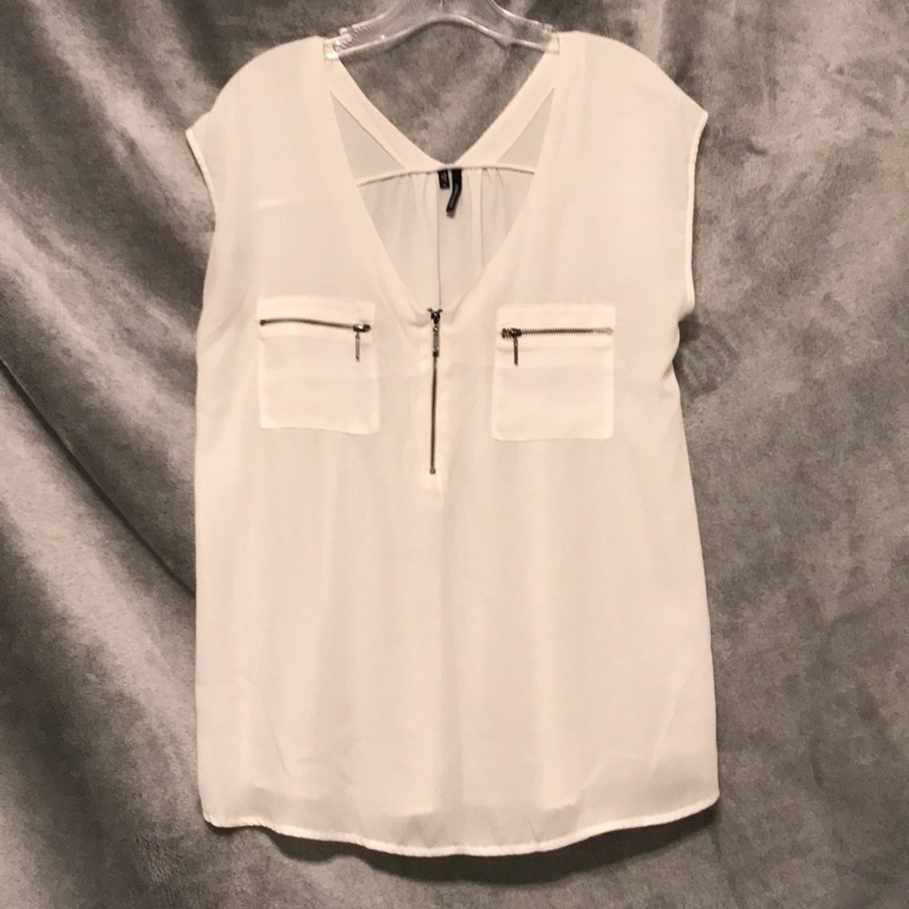 Maurice’s V-Neck tank top in like new condition
